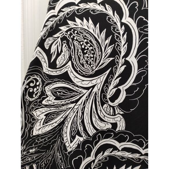 Chico's Size Large (2) Black White Paisley Leaf Sheer Asymmetric 3/4 Sleeves Top - Picture 2 of 7